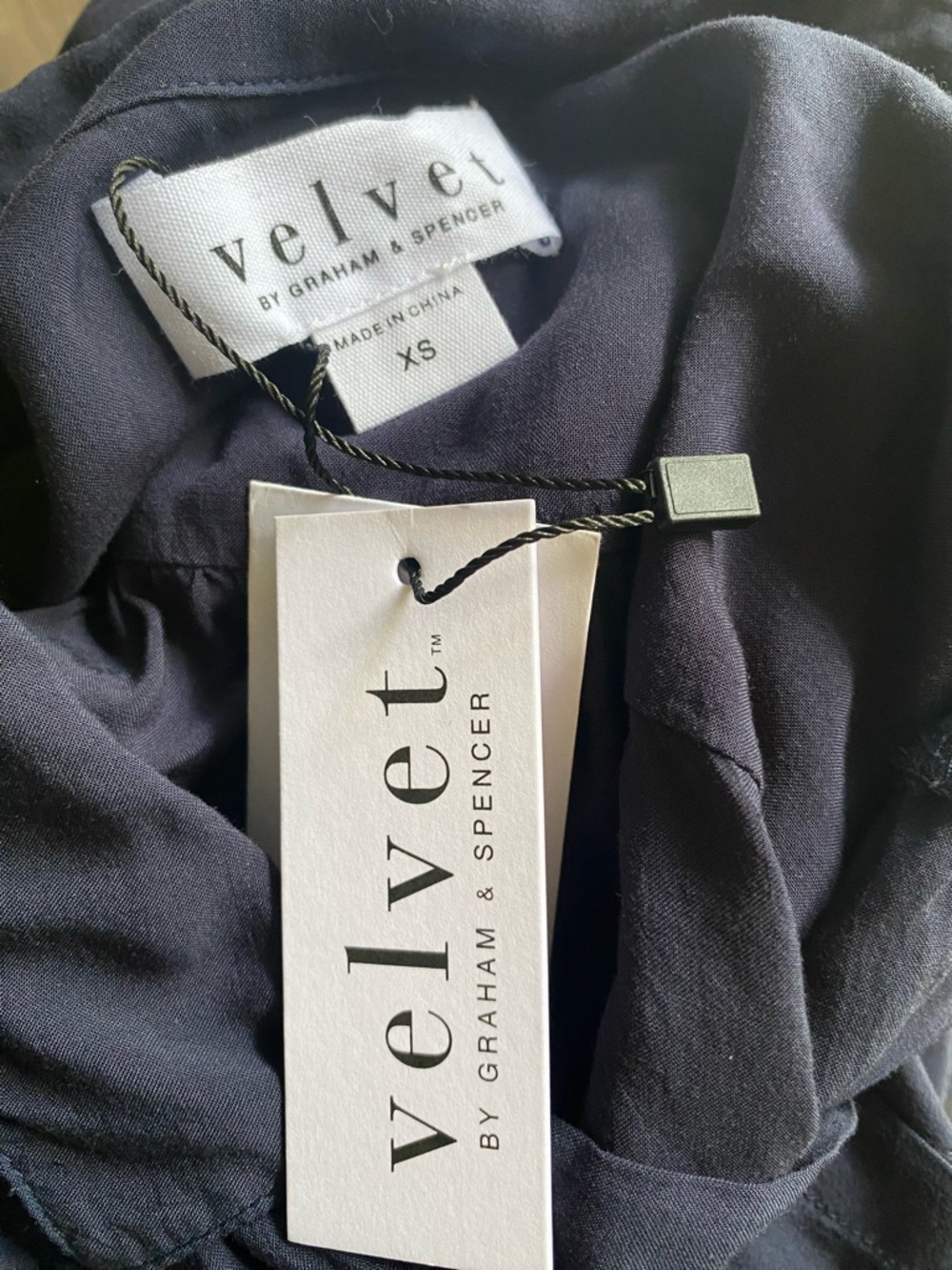 Velvet by Graham & Spencer Navy Short-Sleeve Button-Up Blouse - Picture 3 of 3